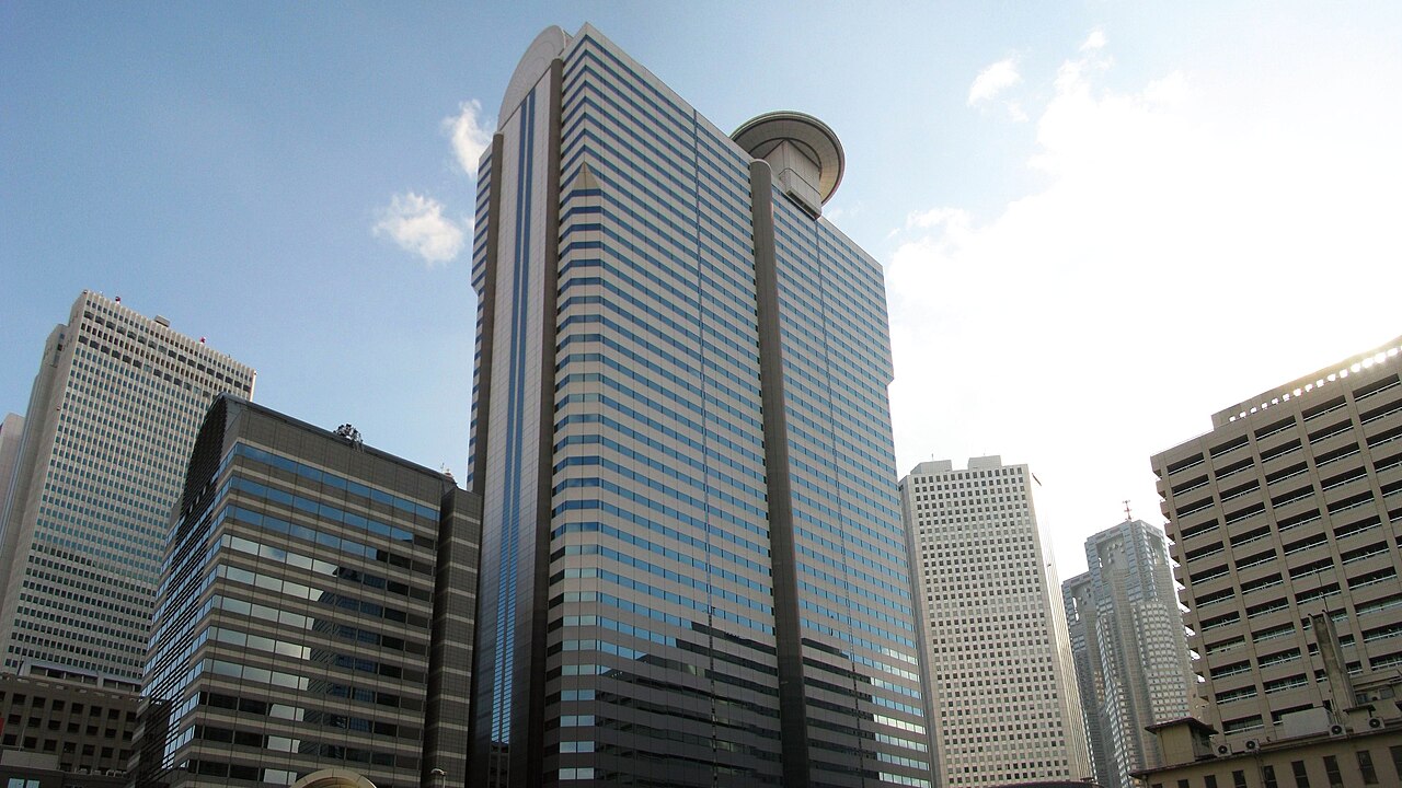 西新宿の高層ビル街